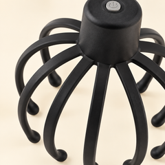 Flexible curved claws detail